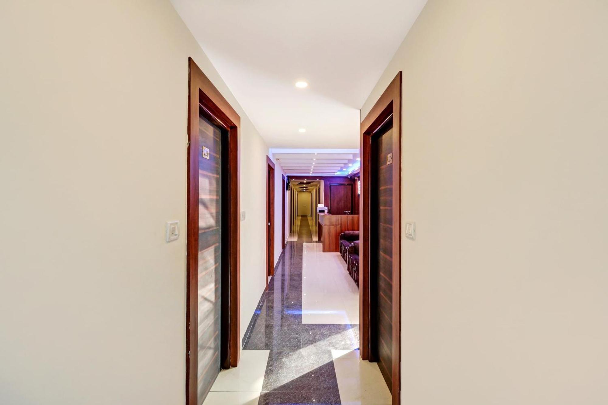 Super Hotel O Silver House Near Mantri Square Mall Bangalore Extérieur photo
